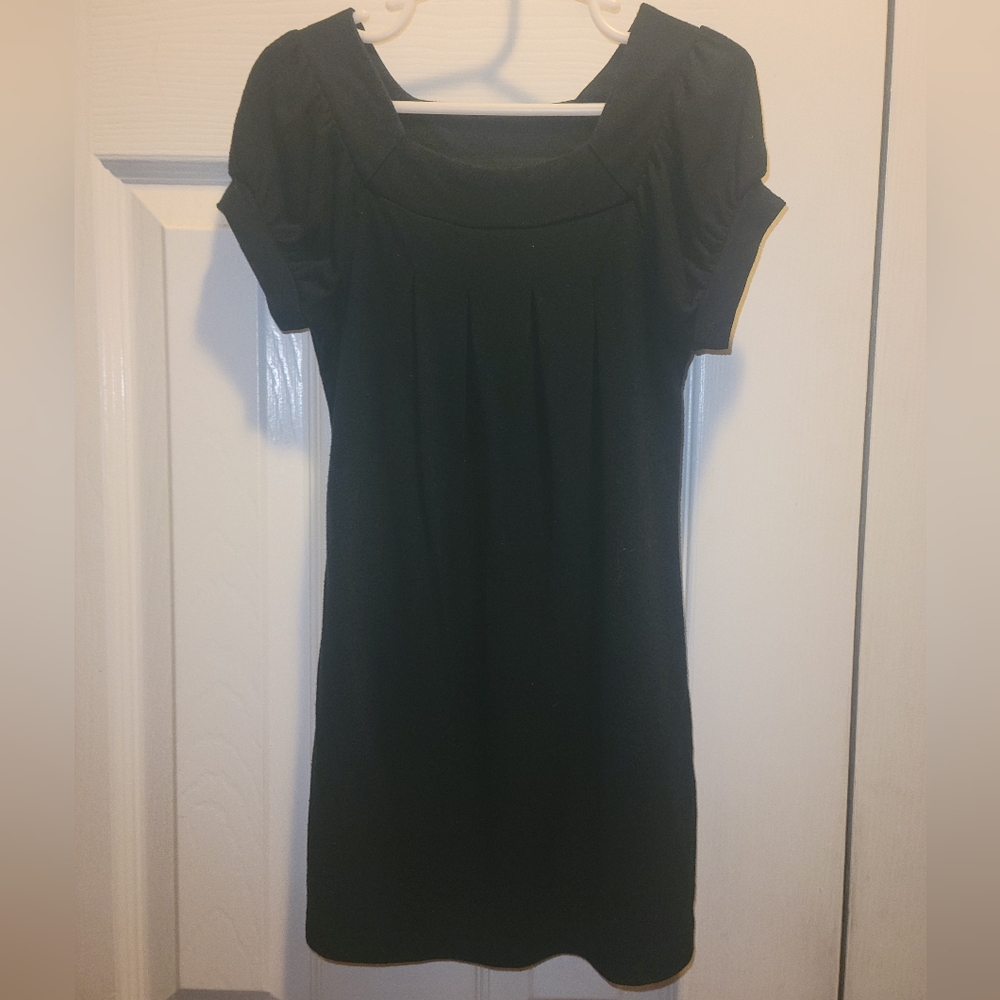 Girls' pleated black dress